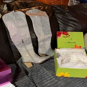 Sparkling Knee-High Glitter Boots - Silver